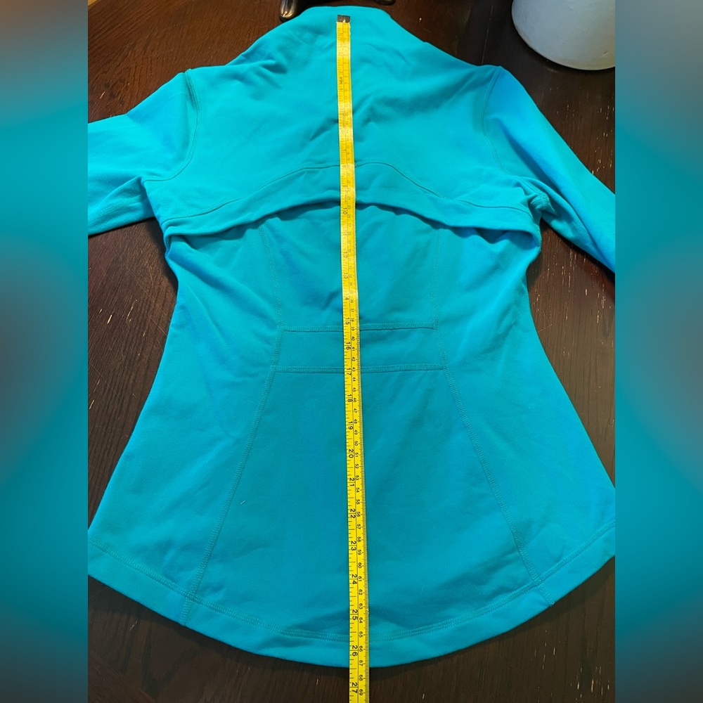 Lululemon Vintage Size 8 Sea Green Running Jacket - Picture 6 of 7